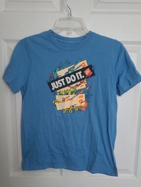 Kids Nike Blue Graphic 'Just Do It' Tee with Multicolor Print Size L
